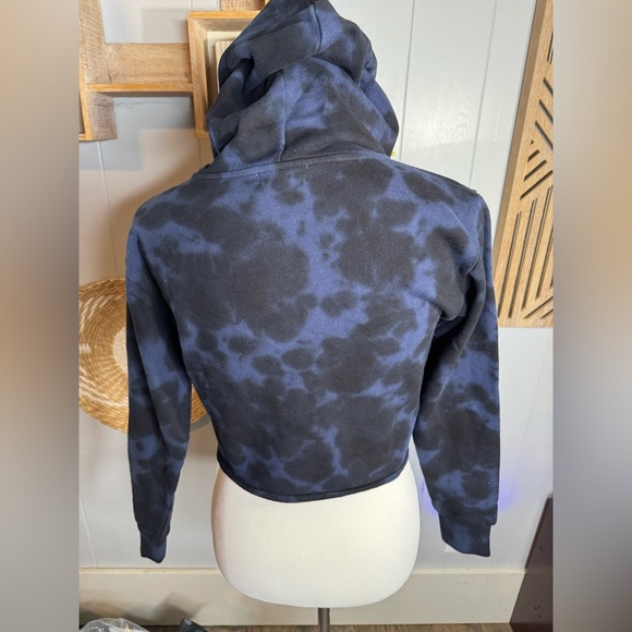 525 America XS Women’s Black and Blue Cropped Hoodie - Picture 4 of 7